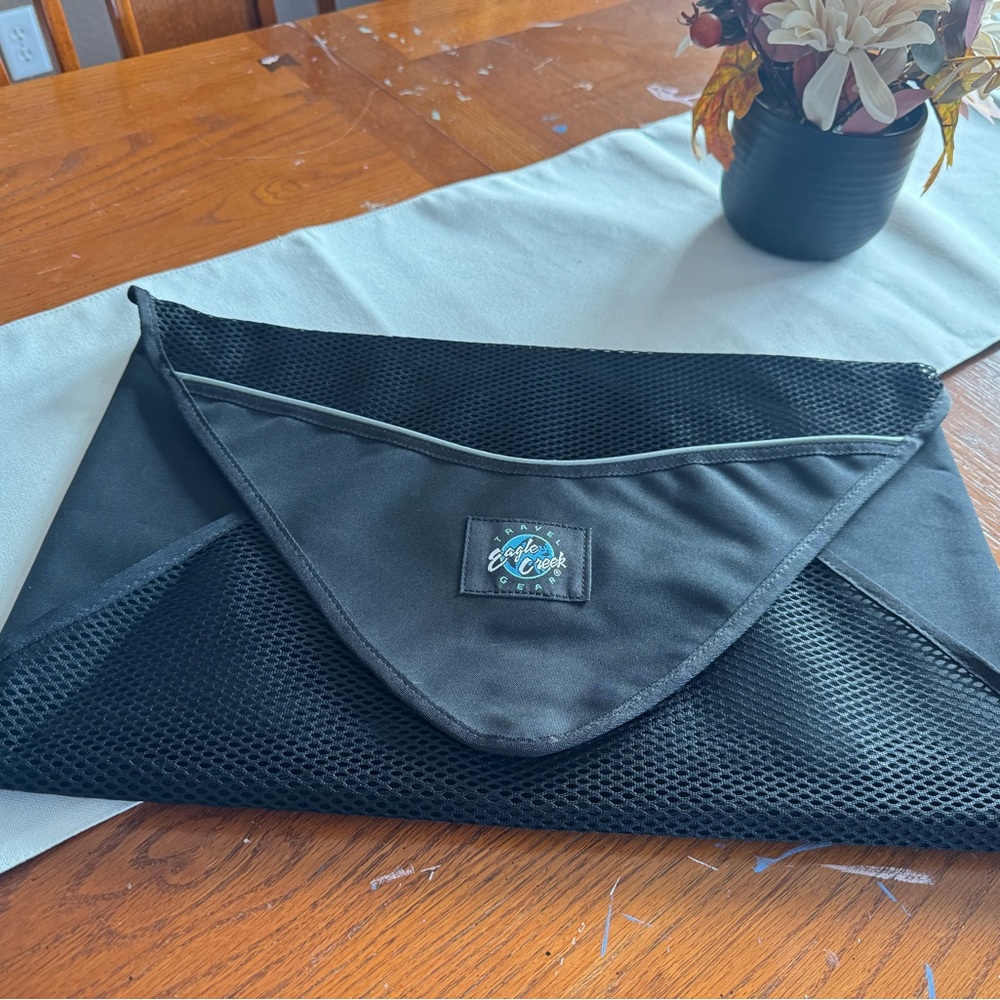 Eagle Creek Pack It Garment Folder Travel Organizer - 12.5 x 15in Black